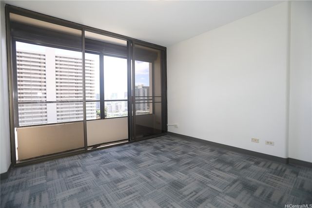 1717 Mott Smith Drive 914, Honolulu, HI 96822