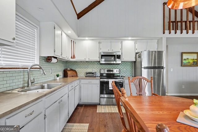 559 Maple Leaf Drive, Dillard, GA 30537