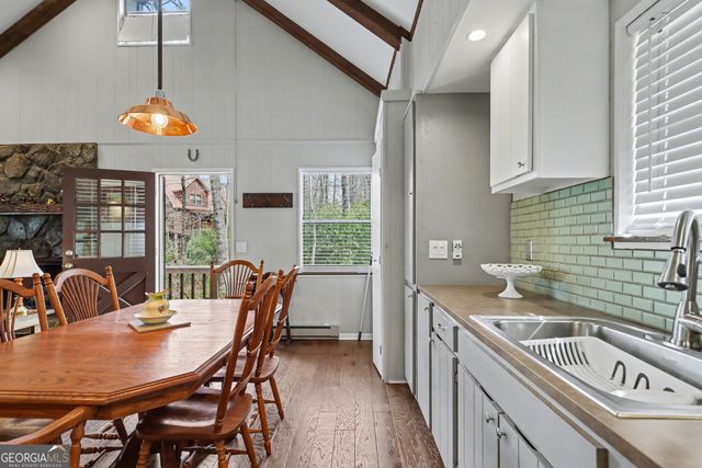 559 Maple Leaf Drive, Dillard, GA 30537