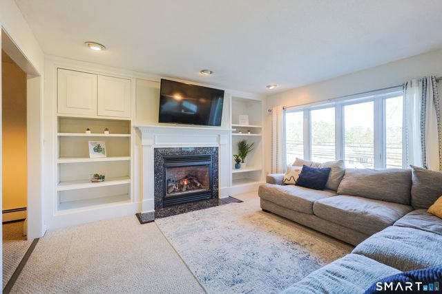 80 Sabin Street, Putnam, CT 06260