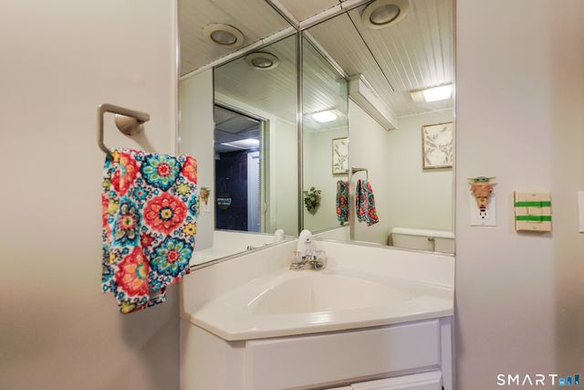 80 Sabin Street, Putnam, CT 06260