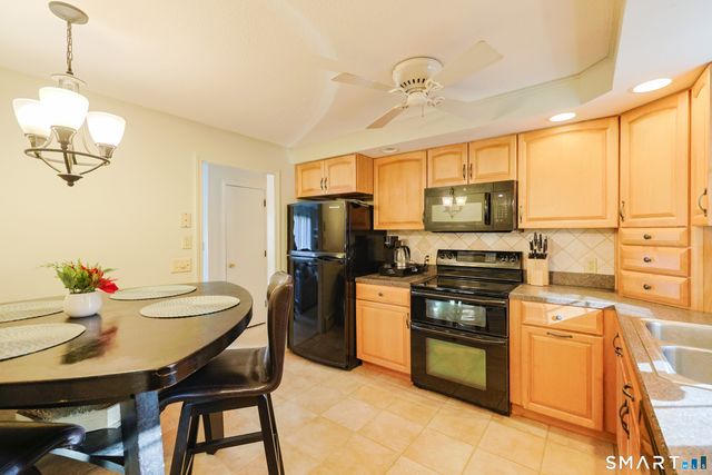 80 Sabin Street, Putnam, CT 06260