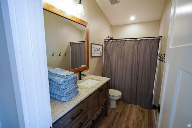 660 N CAMBRY DR, Garden City, UT 84028