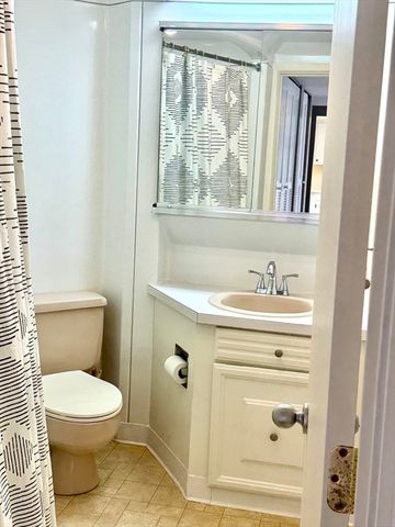 51 Broad m16a, Weymouth, MA 02191