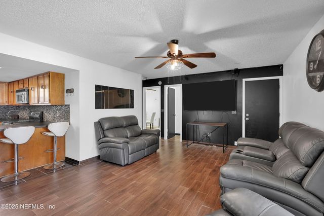 1610 DERRINGER Road, Jacksonville, FL 32225