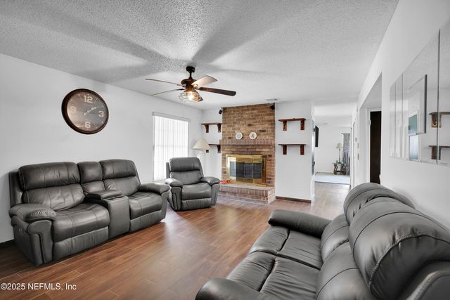 1610 DERRINGER Road, Jacksonville, FL 32225