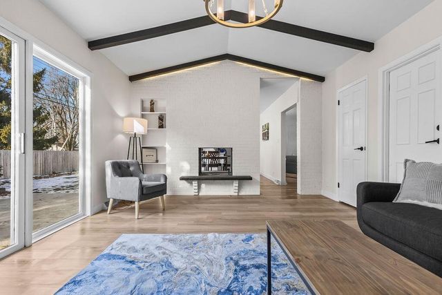 7245 N Seneca AVENUE, Glendale, WI 53217