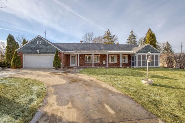 7245 N Seneca AVENUE, Glendale, WI 53217