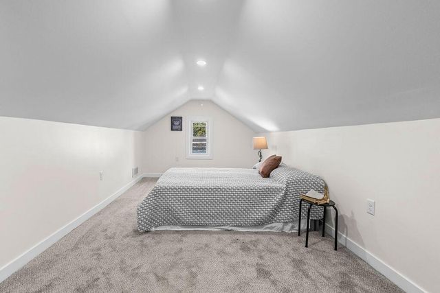 7245 N Seneca AVENUE, Glendale, WI 53217