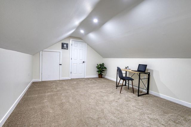 7245 N Seneca AVENUE, Glendale, WI 53217