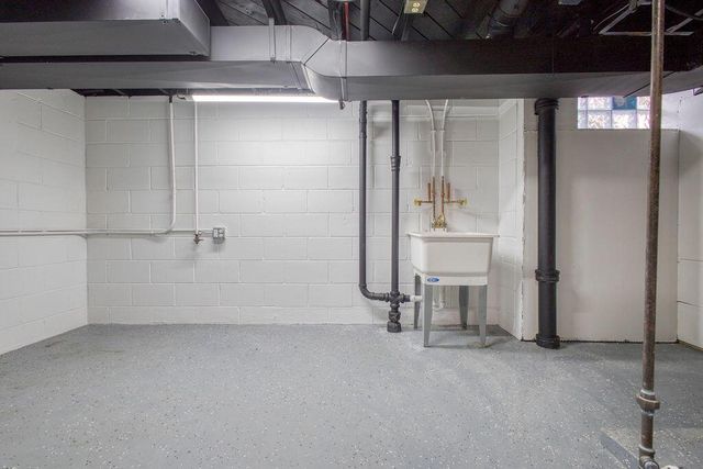 7245 N Seneca AVENUE, Glendale, WI 53217