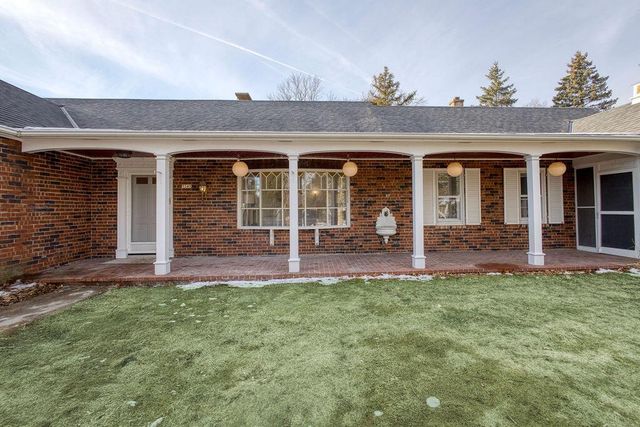 7245 N Seneca AVENUE, Glendale, WI 53217