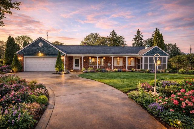 7245 N Seneca AVENUE, Glendale, WI 53217