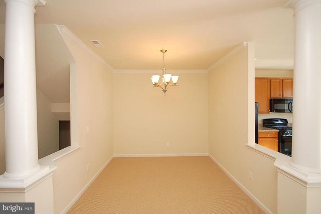 43975 EASTGATE VIEW DR, Chantilly, VA 20152