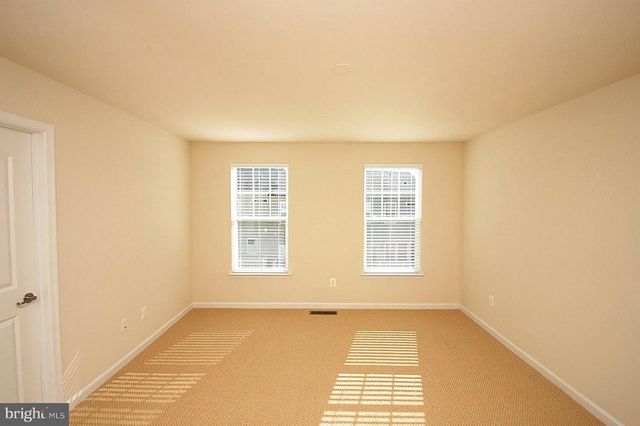 43975 EASTGATE VIEW DR, Chantilly, VA 20152