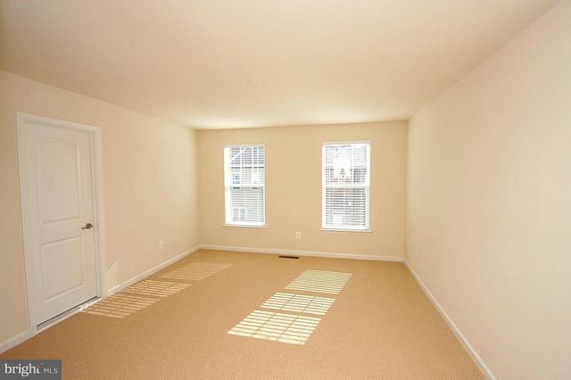 43975 EASTGATE VIEW DR, Chantilly, VA 20152