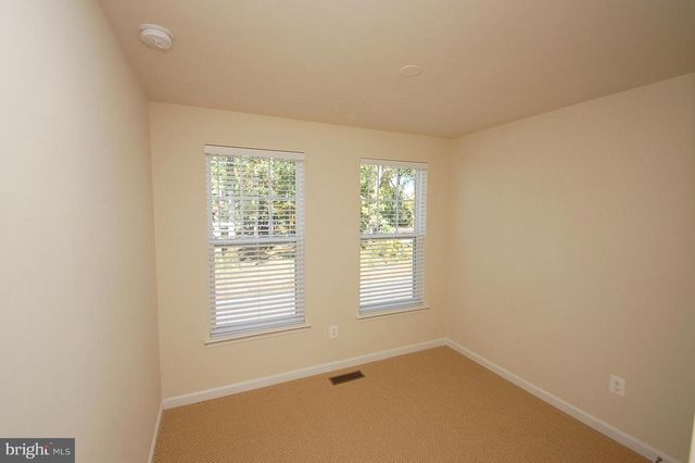 43975 EASTGATE VIEW DR, Chantilly, VA 20152