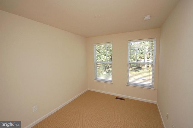 43975 EASTGATE VIEW DR, Chantilly, VA 20152