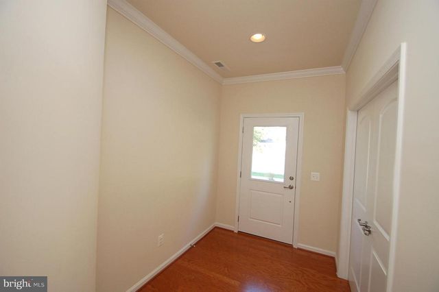 43975 EASTGATE VIEW DR, Chantilly, VA 20152