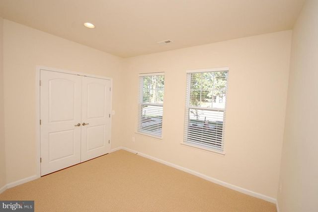 43975 EASTGATE VIEW DR, Chantilly, VA 20152