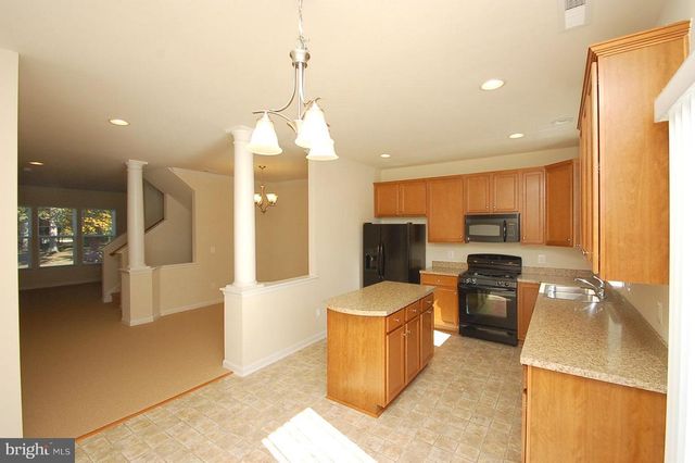 43975 EASTGATE VIEW DR, Chantilly, VA 20152