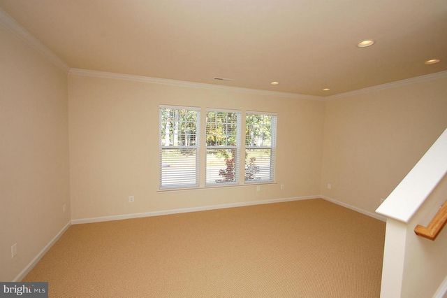 43975 EASTGATE VIEW DR, Chantilly, VA 20152