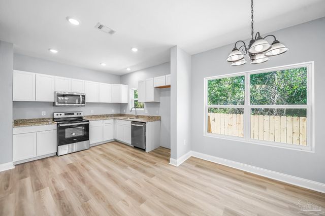 2312 W Lakeview Ave, Pensacola, FL 32505