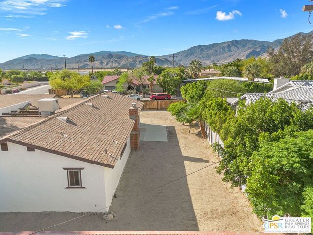 2025 N Victoria Road, Palm Springs, CA 92262