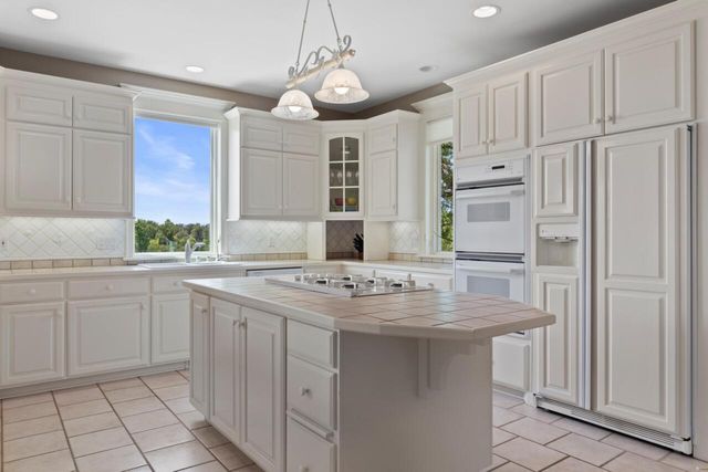 N84W36411 Riverwood LANE, Oconomowoc, WI 53066