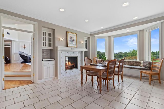 N84W36411 Riverwood LANE, Oconomowoc, WI 53066