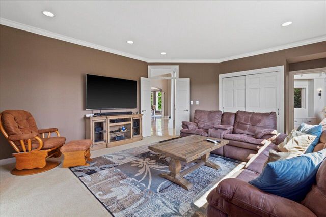 N84W36411 Riverwood LANE, Oconomowoc, WI 53066