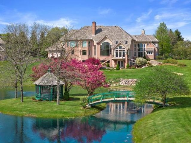 N84W36411 Riverwood LANE, Oconomowoc, WI 53066