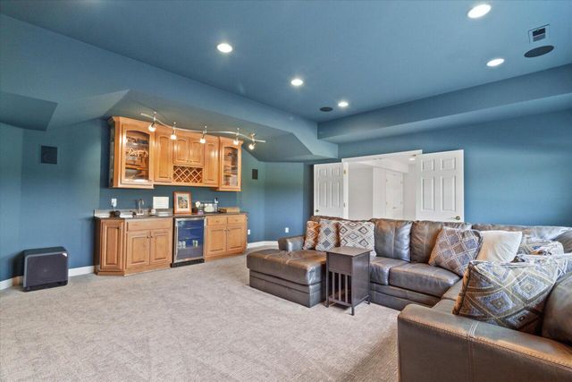 N84W36411 Riverwood LANE, Oconomowoc, WI 53066