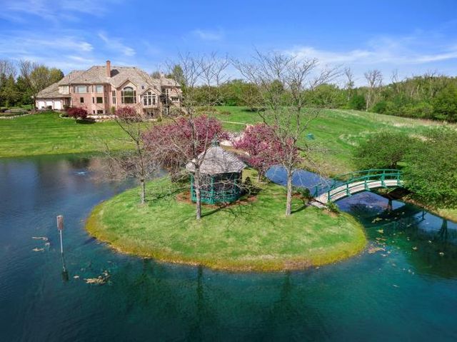 N84W36411 Riverwood LANE, Oconomowoc, WI 53066
