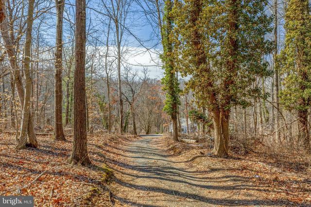 8016 SHIPMADILLY LN, Warrenton, VA 20186