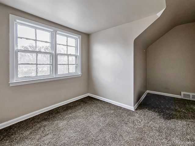 18242 Mendota Street, Detroit, MI 48221