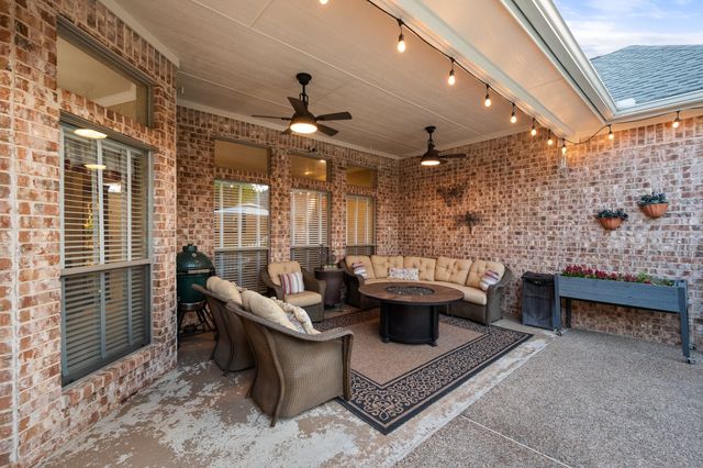 8945 Kingston Court, North Richland Hills, TX 76182