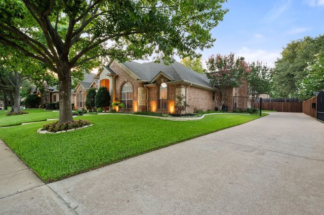8945 Kingston Court, North Richland Hills, TX 76182