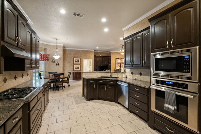 8945 Kingston Court, North Richland Hills, TX 76182