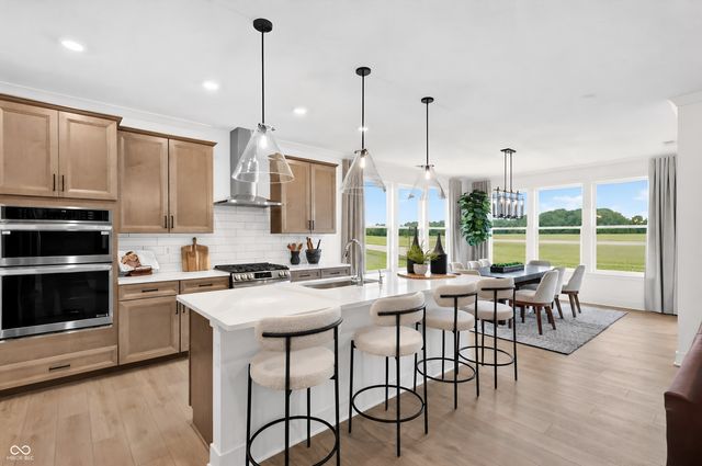 2356 Red Squirrel Way, Zionsville, IN 46077