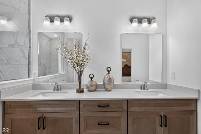 2356 Red Squirrel Way, Zionsville, IN 46077