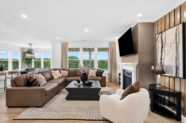 2356 Red Squirrel Way, Zionsville, IN 46077