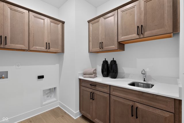 2356 Red Squirrel Way, Zionsville, IN 46077