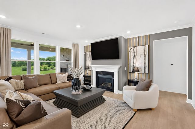 2356 Red Squirrel Way, Zionsville, IN 46077