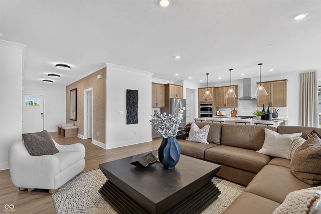 2356 Red Squirrel Way, Zionsville, IN 46077