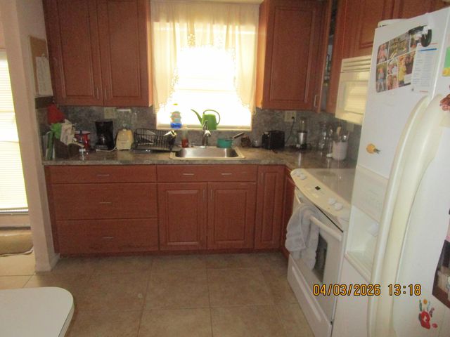 9401 Sunrise Lakes Boulevard 308, Sunrise, FL 33322