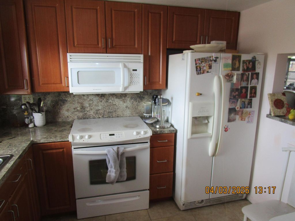 9401 Sunrise Lakes Boulevard 308, Sunrise, FL 33322