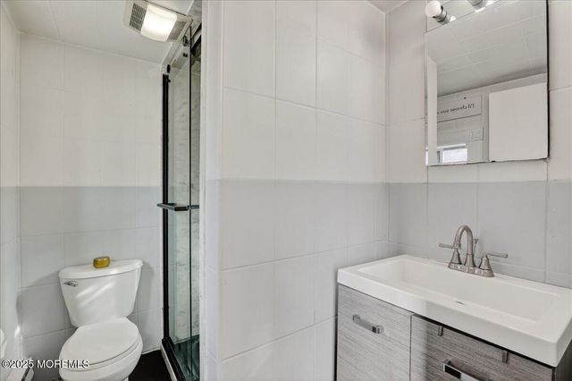 52 Manalapan Avenue, Freehold, NJ 07728