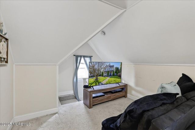 52 Manalapan Avenue, Freehold, NJ 07728