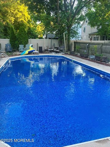 52 Manalapan Avenue, Freehold, NJ 07728